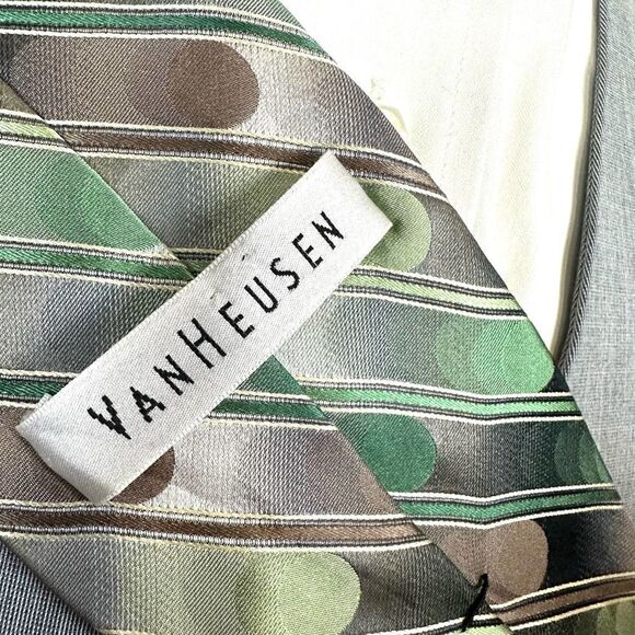 Van Heusen Green Diagonal Stripe Dot Silk‎ Tie NWOT 3.5 x 58 - Picture 2 of 5